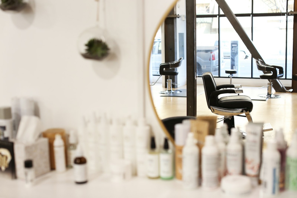 Pflegeprodukte im Salon Nova